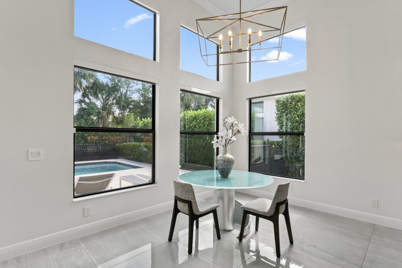 2630 Nw 69th St - Photo 4 of 14