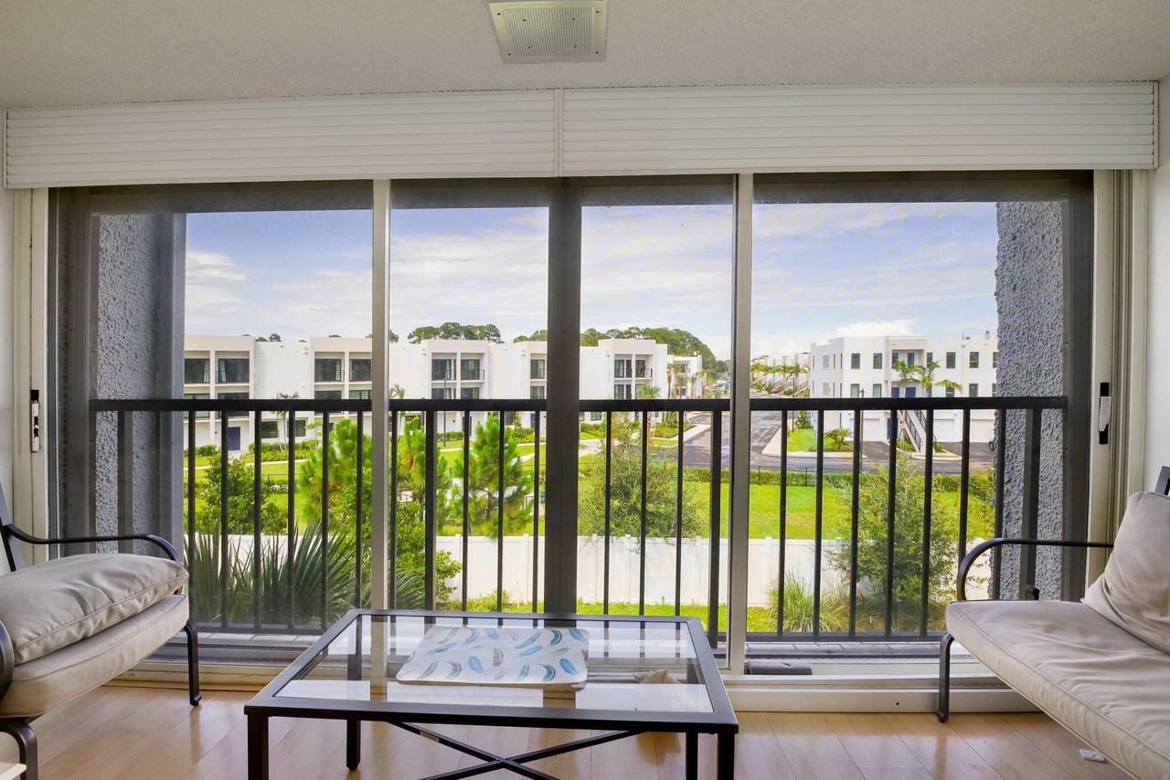 4230 Deste Ct #303 - Photo 4 of 12