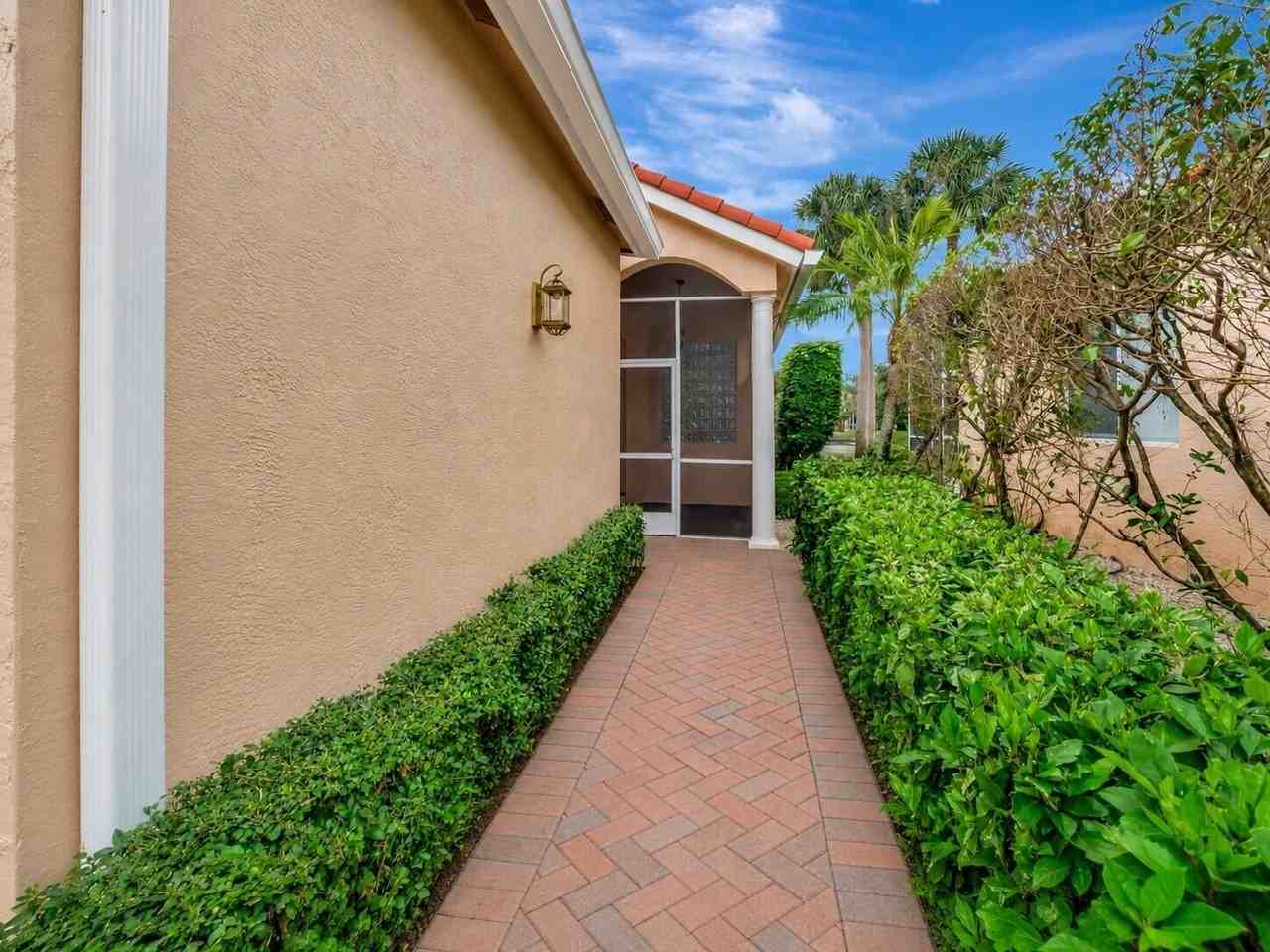 11081 Springbrook Cir - Photo 2 of 37