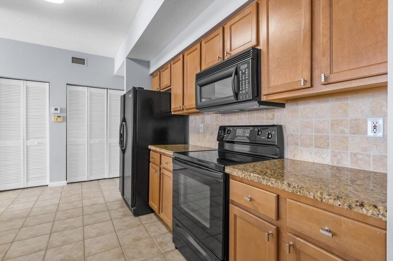 276 Murcia Dr #213 - Photo 7 of 30