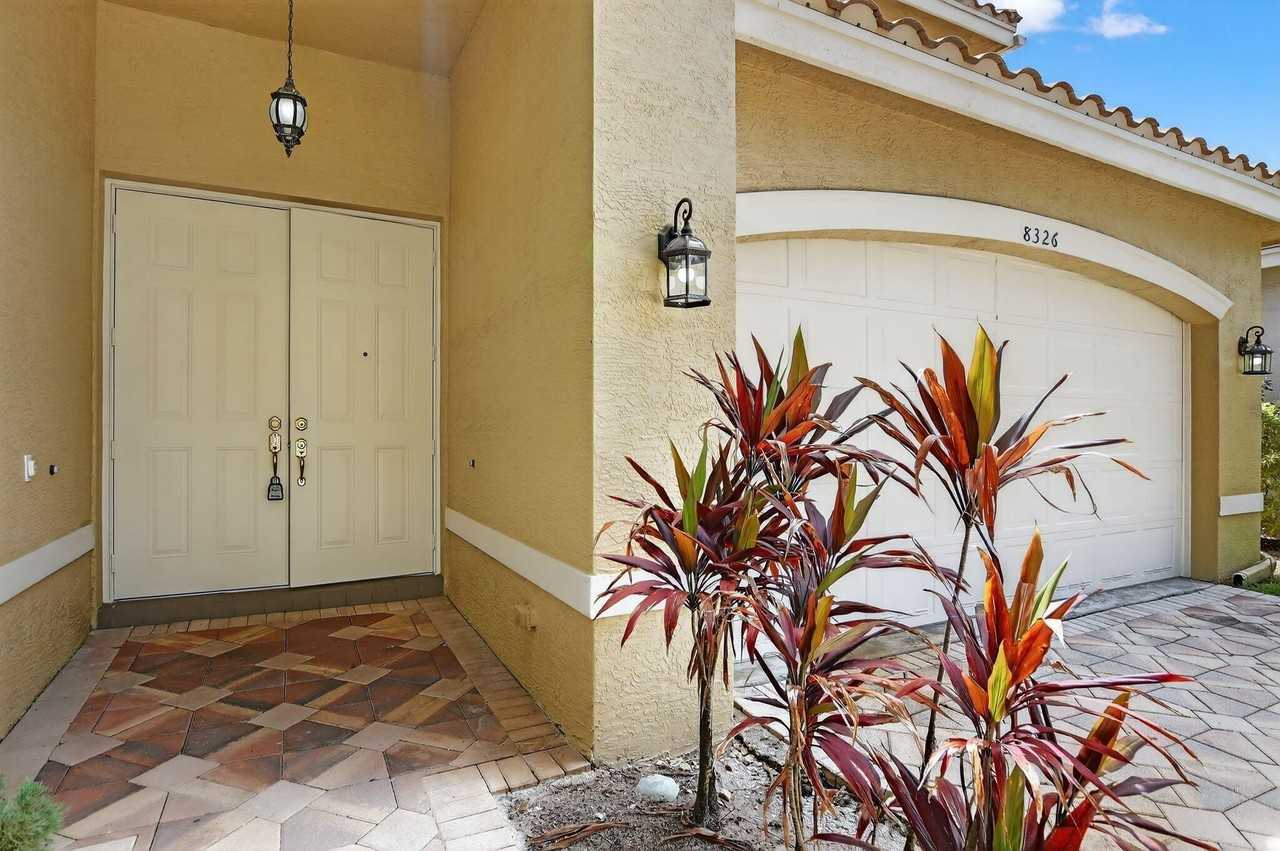 8326 Emerald Winds Cir - Photo 2 of 50