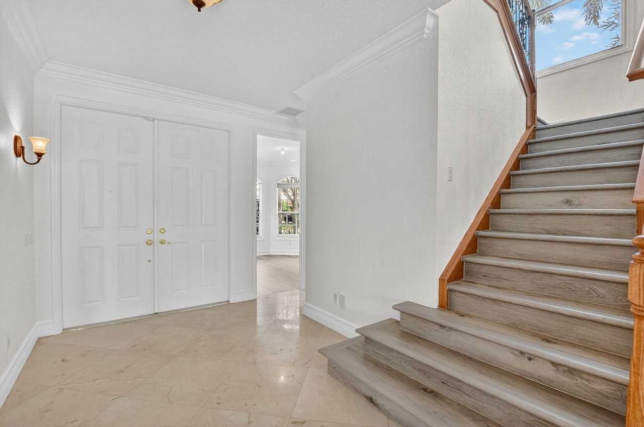 8326 Emerald Winds Cir - Photo 3 of 50