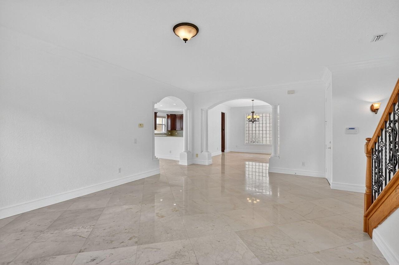 8326 Emerald Winds Cir - Photo 6 of 50