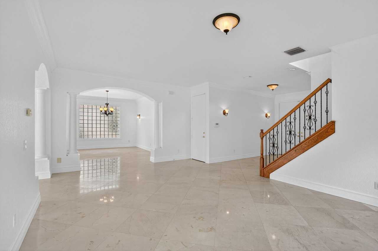 8326 Emerald Winds Cir - Photo 7 of 50