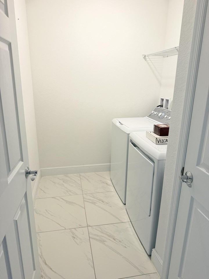 2810 Nw Treviso Cir - Photo 6 of 12