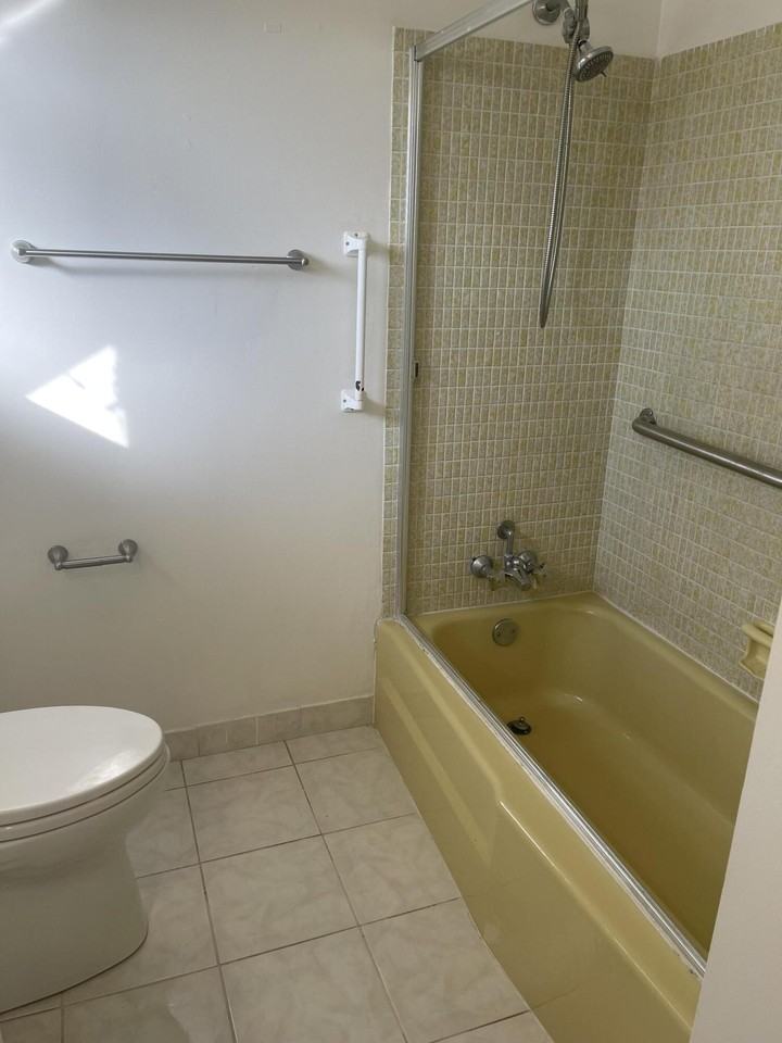 2676 Dudley Dr E #B - Photo 6 of 7