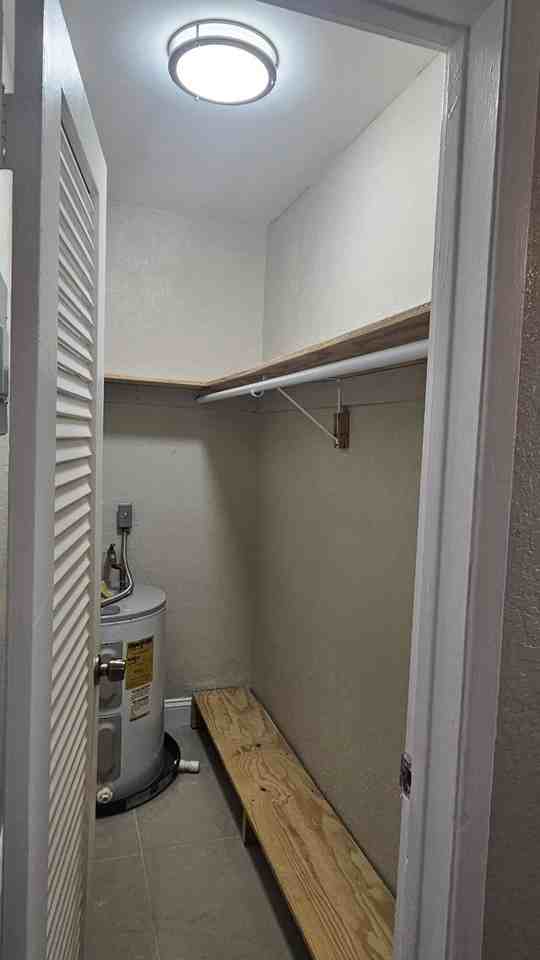 1105 Ne 15th St - Photo 6 of 16