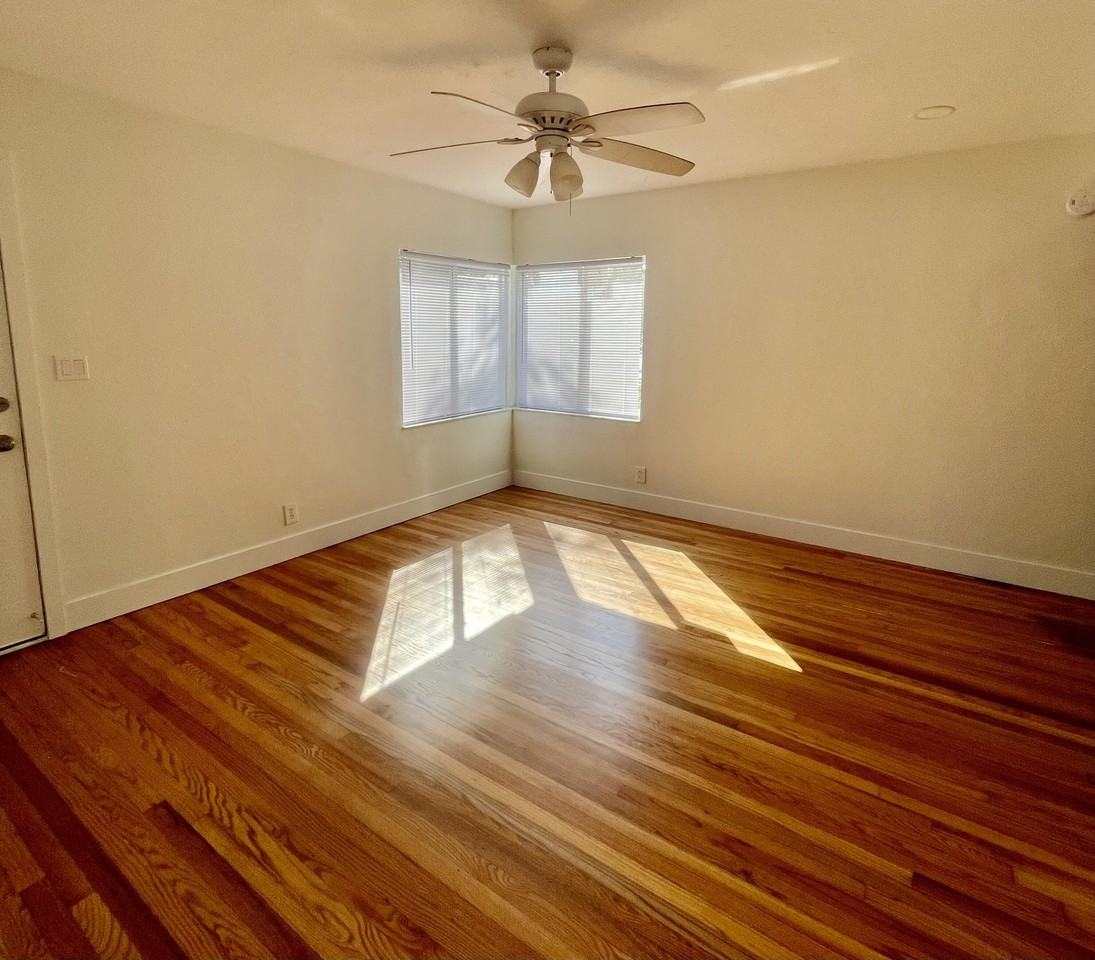 2425 Pierce St - Photo 6 of 17
