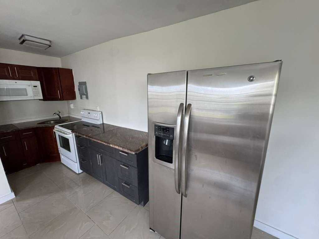 1042 Foster Rd #1-2 - Photo 2 of 8