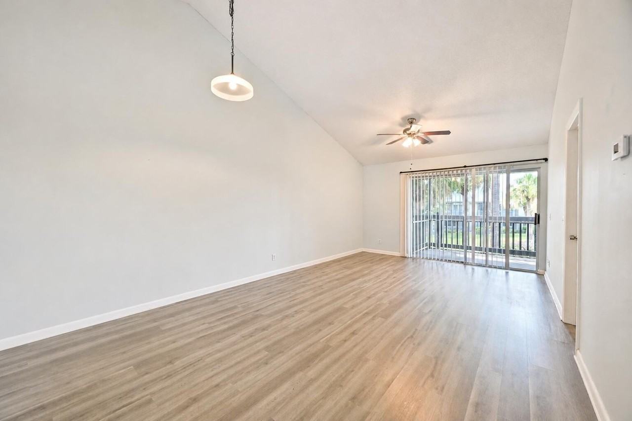 1431 Ne 14th Ct - Photo 6 of 27