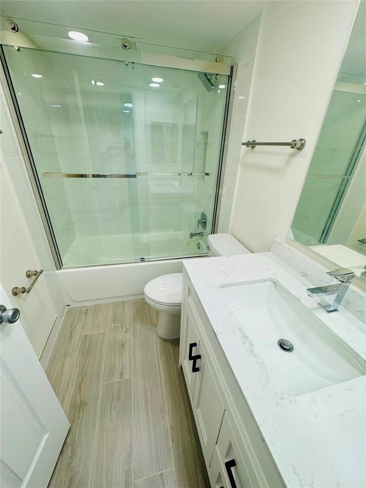 805 W Oakland Park Blvd #E5 - Photo 6 of 19