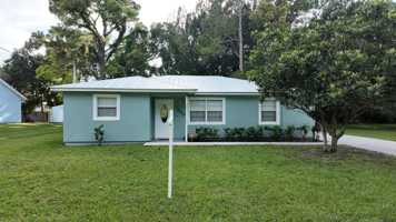 featured image of 1605 N 42nd St