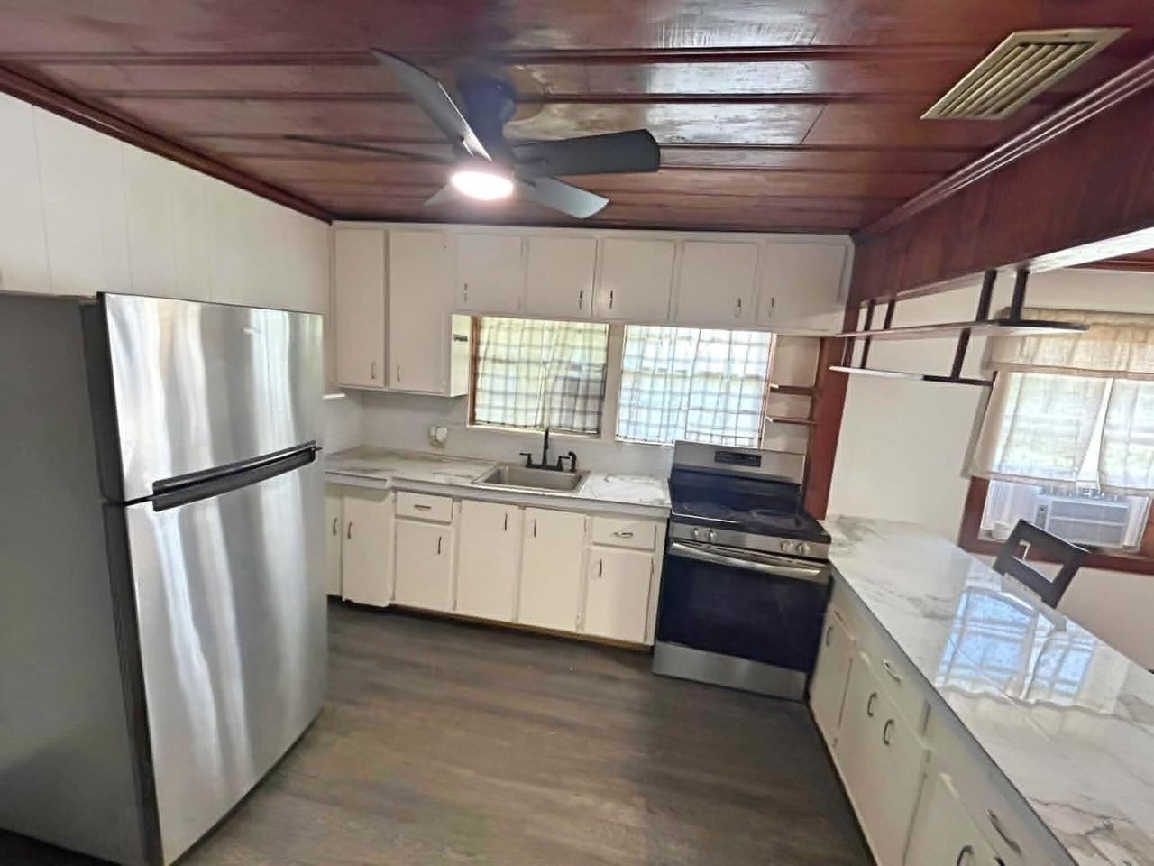 315 Avenue J Sw - Photo 3 of 14