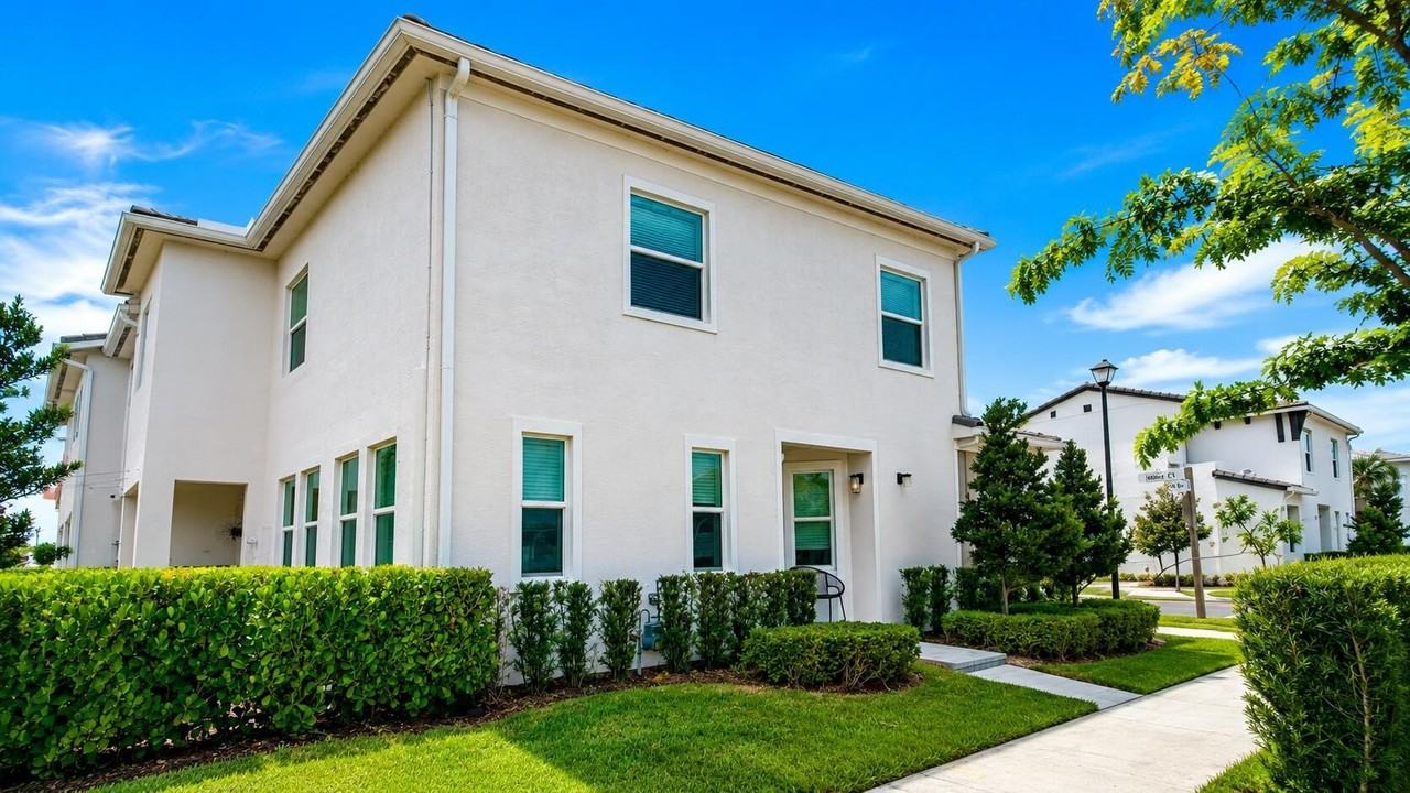 16454 Helix Ct - Photo 3 of 29
