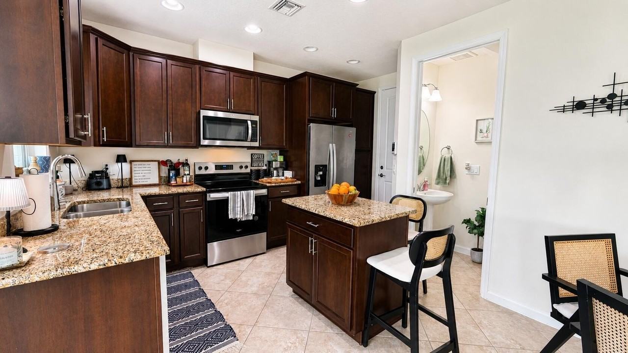 16454 Helix Ct - Photo 7 of 29