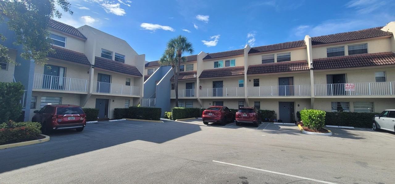 3760 Nw 115th Way #8-2