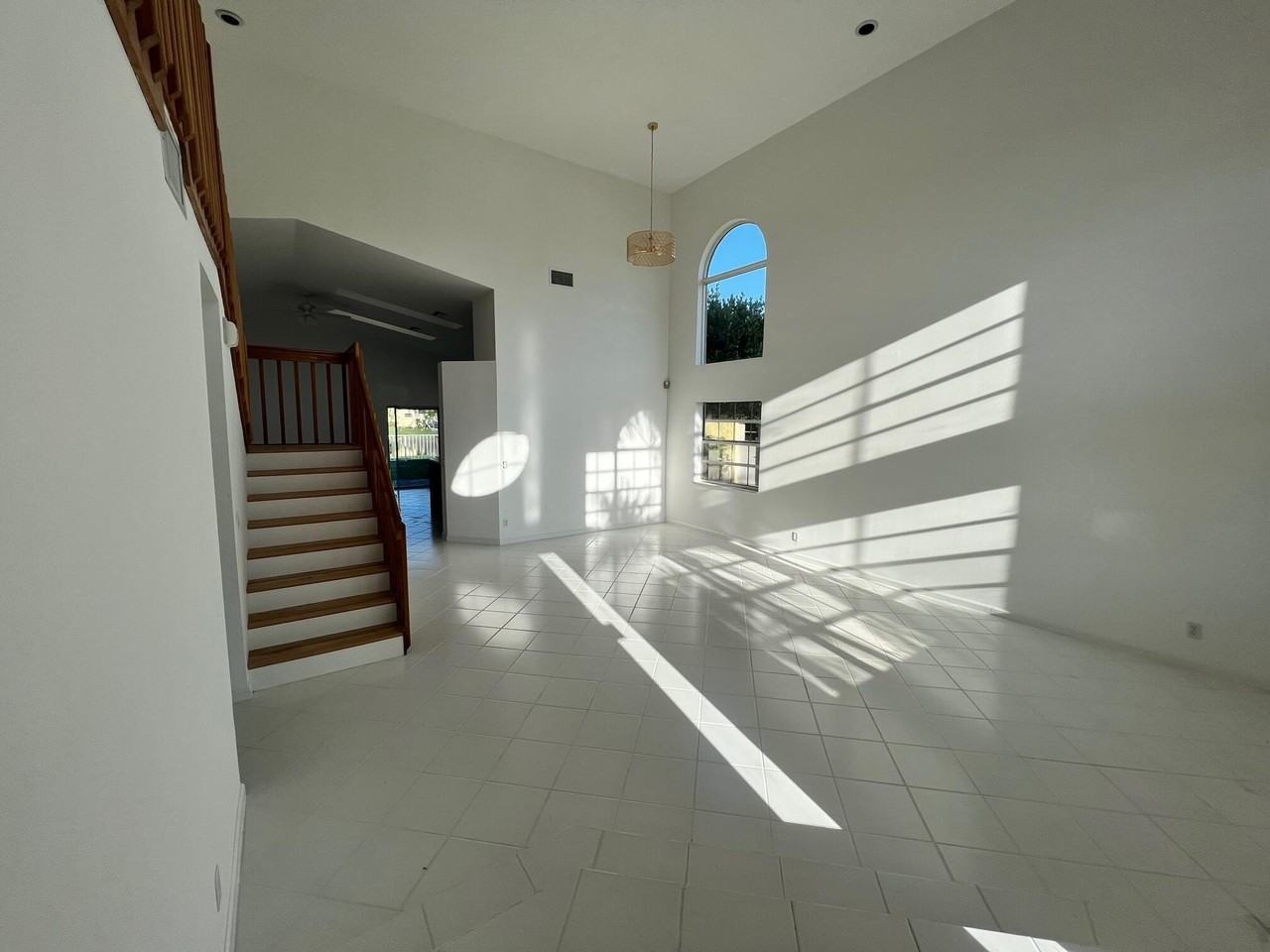 8501 Windy Cir - Photo 4 of 24