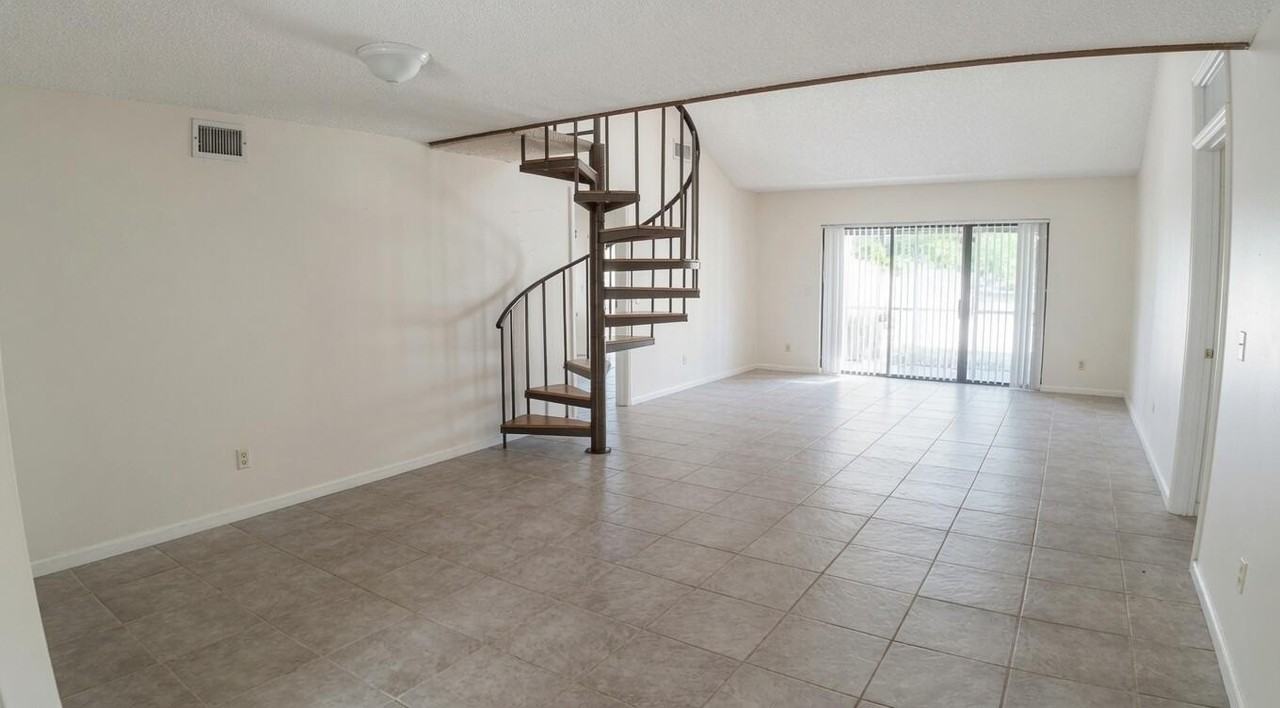 13368 Bedford Mews Ct - Photo 2 of 20