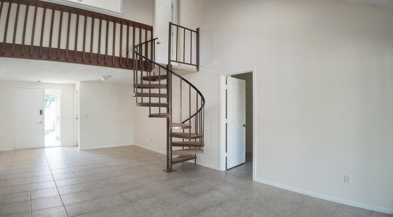 13368 Bedford Mews Ct - Photo 5 of 20