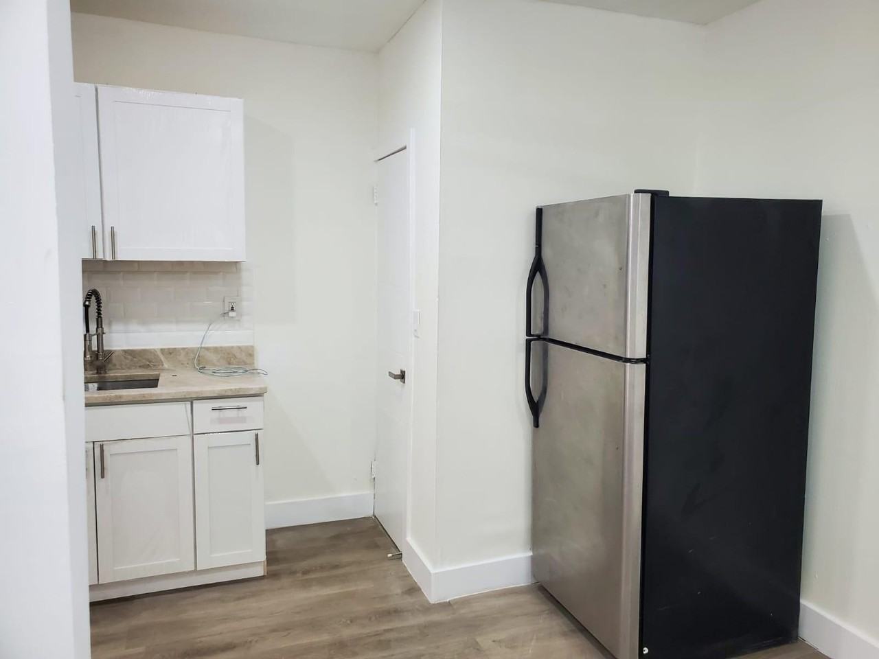 1947 Madison St #2 - Photo 5 of 11