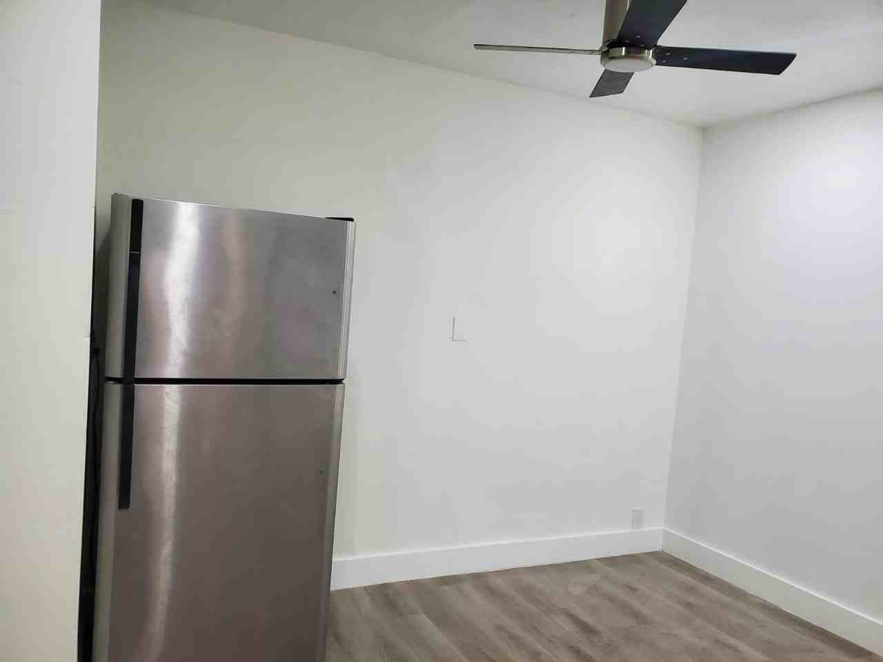 1947 Madison St #2 - Photo 7 of 11
