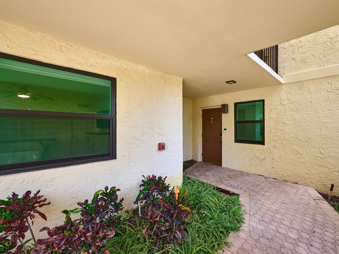 374 Golfview Rd #106 - Photo 5 of 50