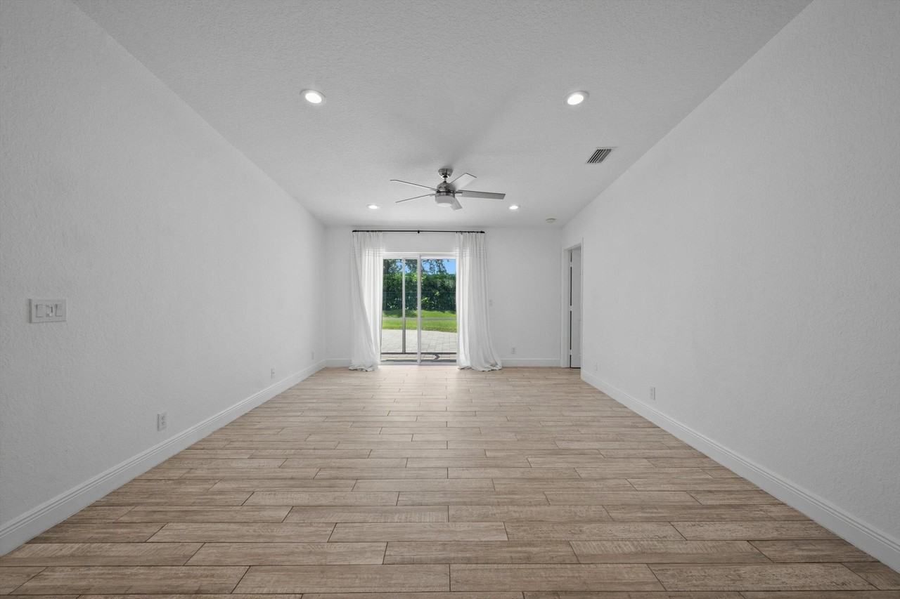 3800 Miramontes Cir - Photo 4 of 38