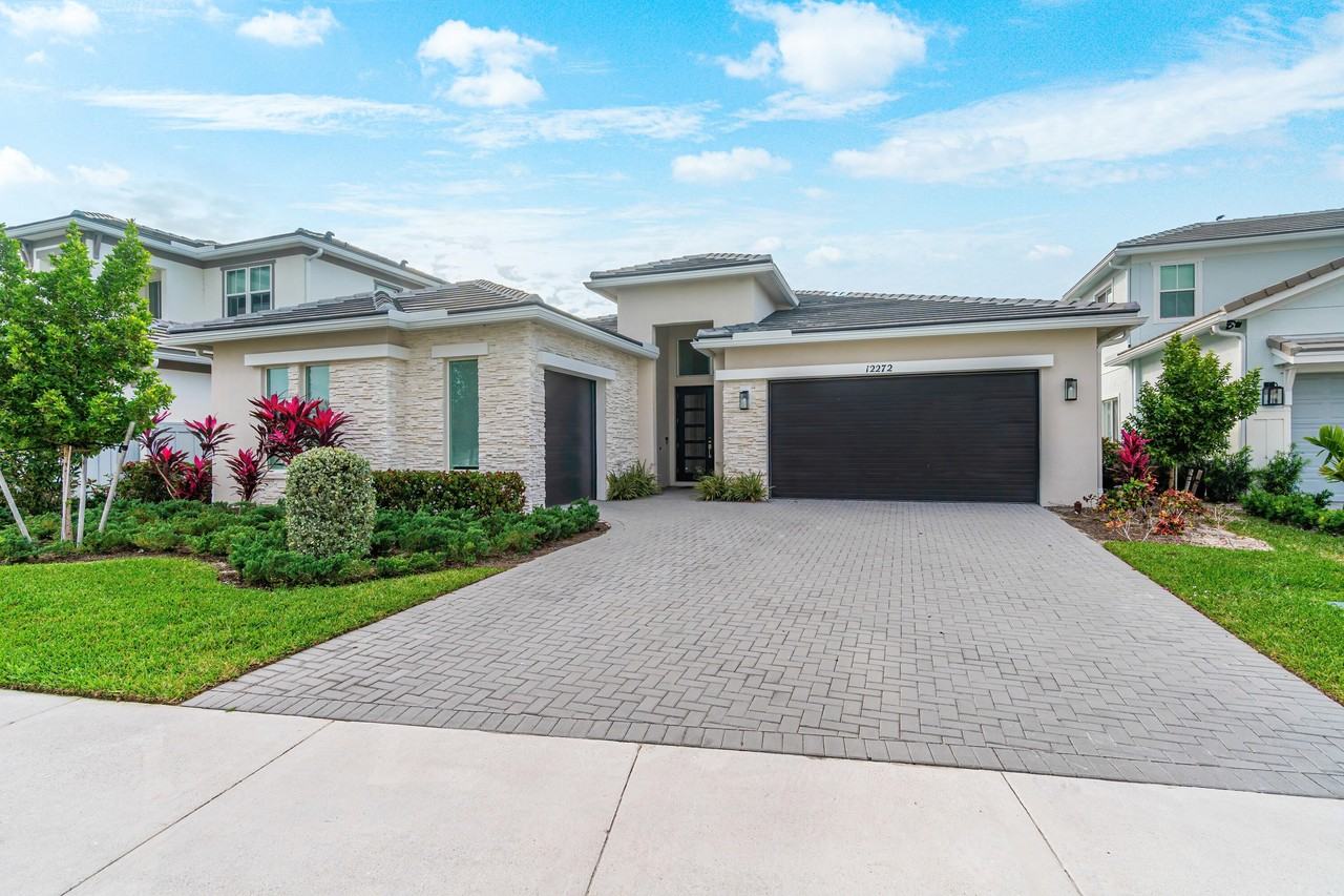 12272 Waterstone Cir - Photo 4 of 46