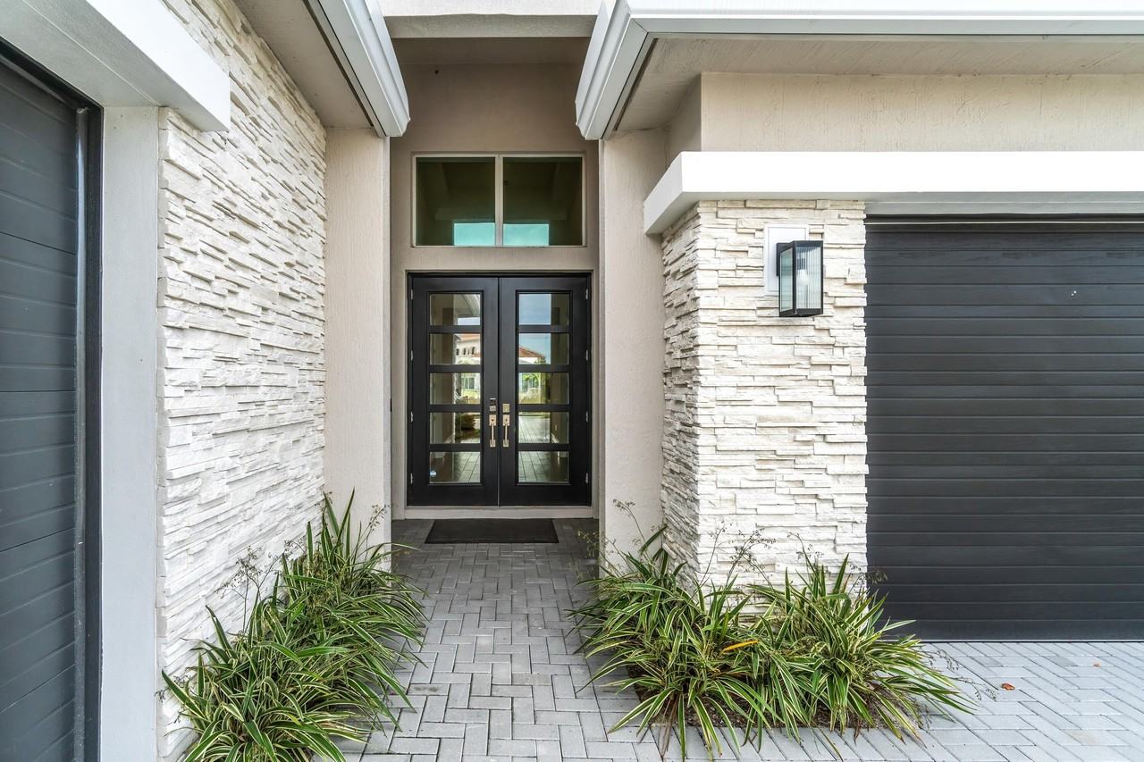 12272 Waterstone Cir - Photo 5 of 46