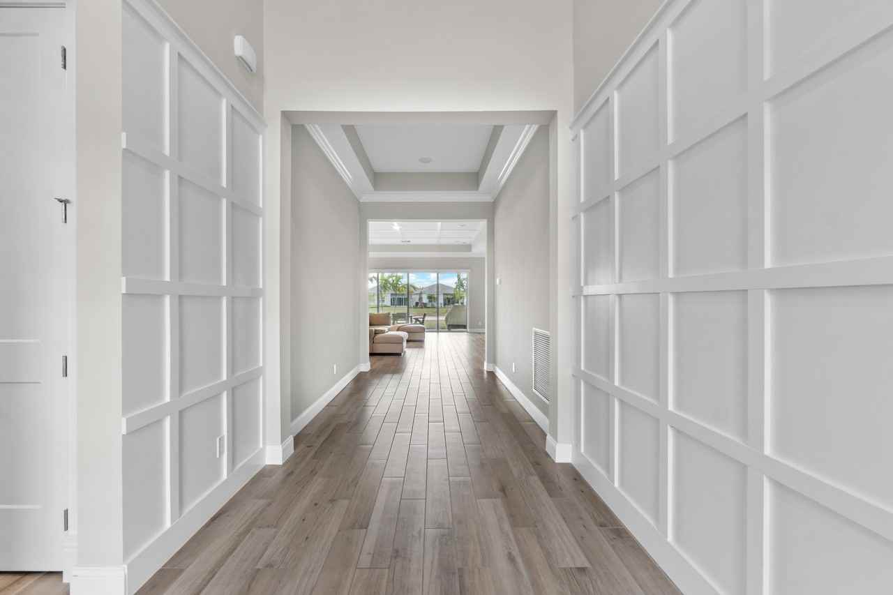 12272 Waterstone Cir - Photo 7 of 46