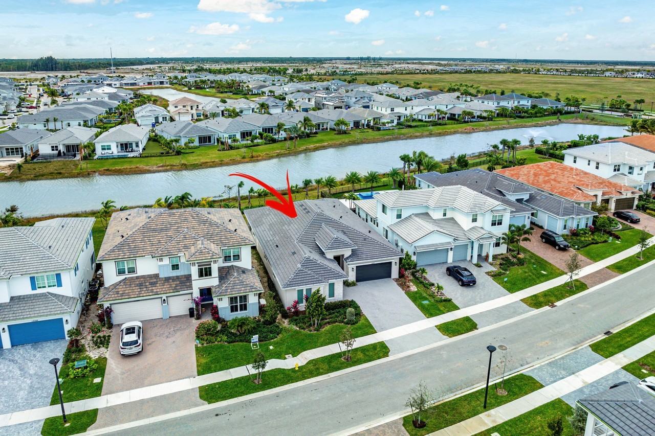 12272 Waterstone Cir