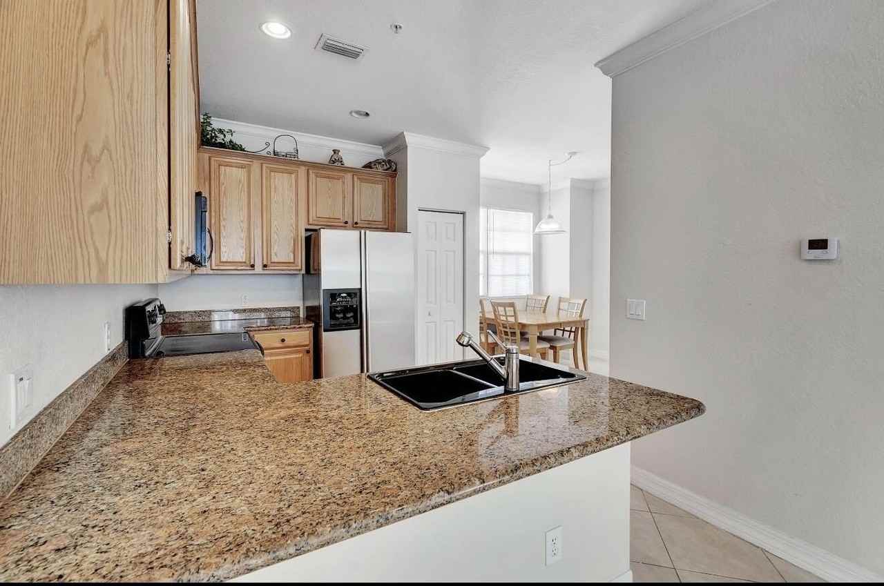 133 Harbors Way - Photo 5 of 32