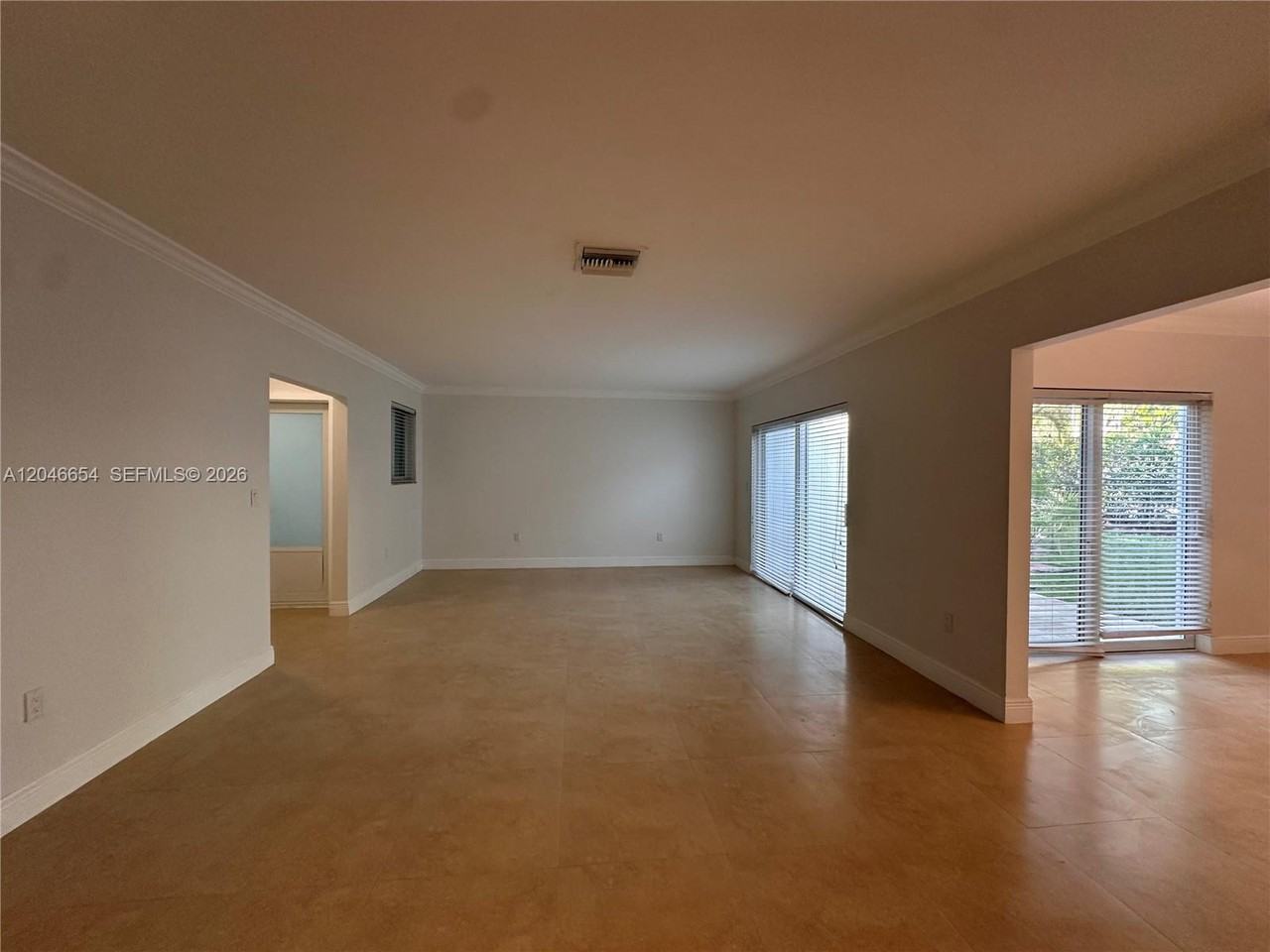 Cotorro Ave - Photo 6 of 8