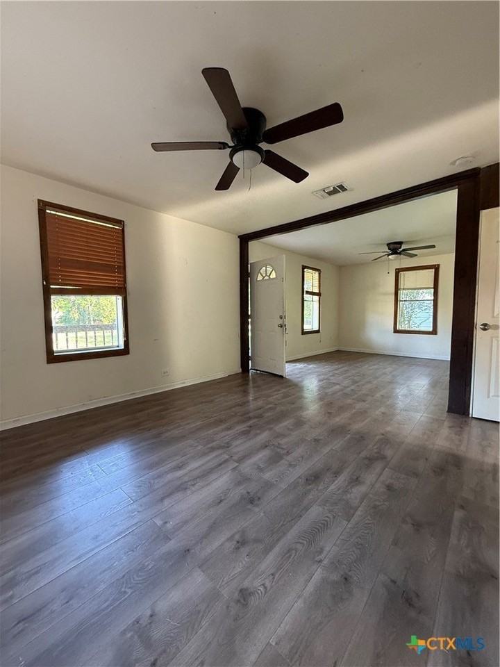 504 Brookman S - Photo 4 of 17