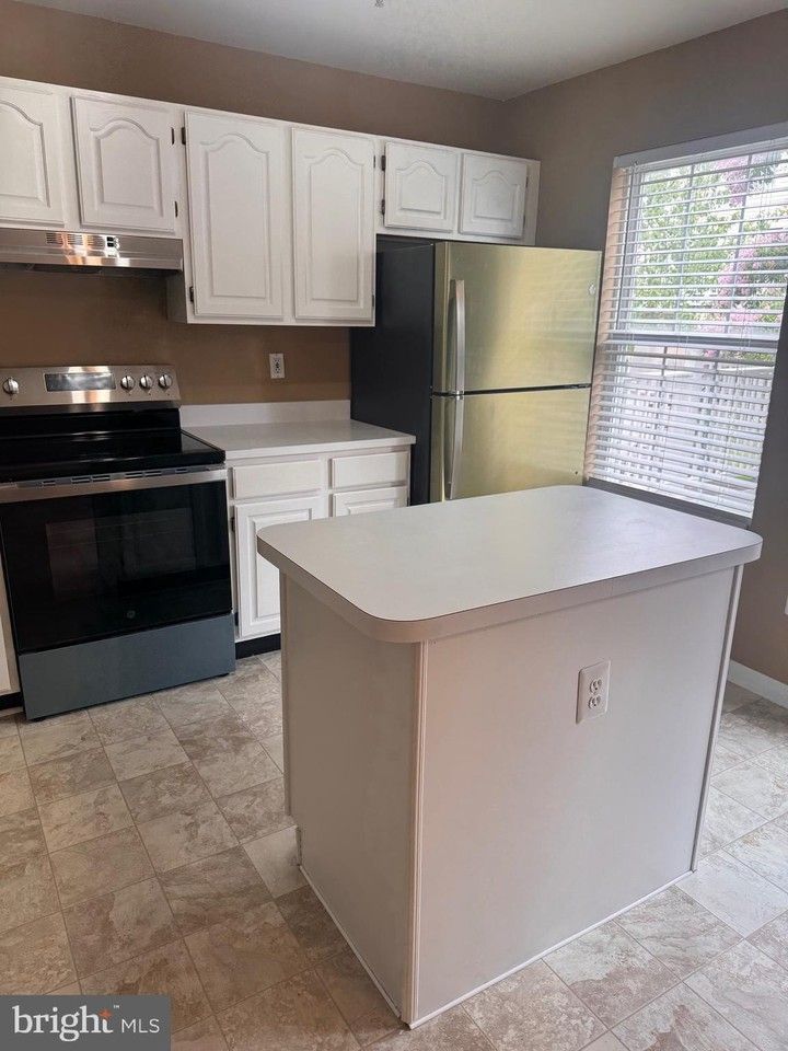 1727 Fallowfield Ct - Photo 3 of 13