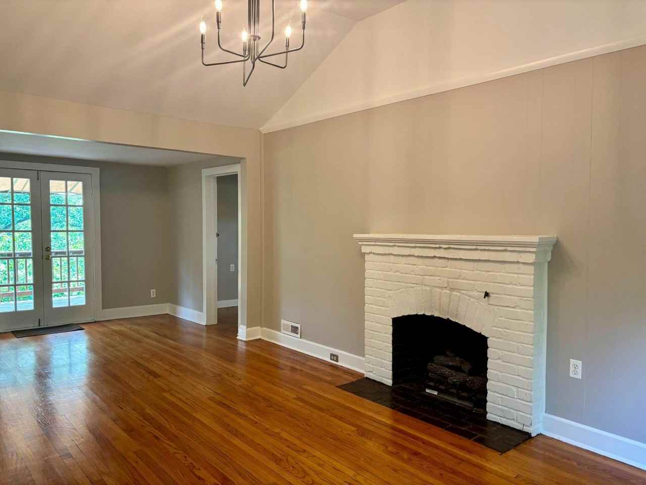 155 Ridgeway Cir - Photo 3 of 27