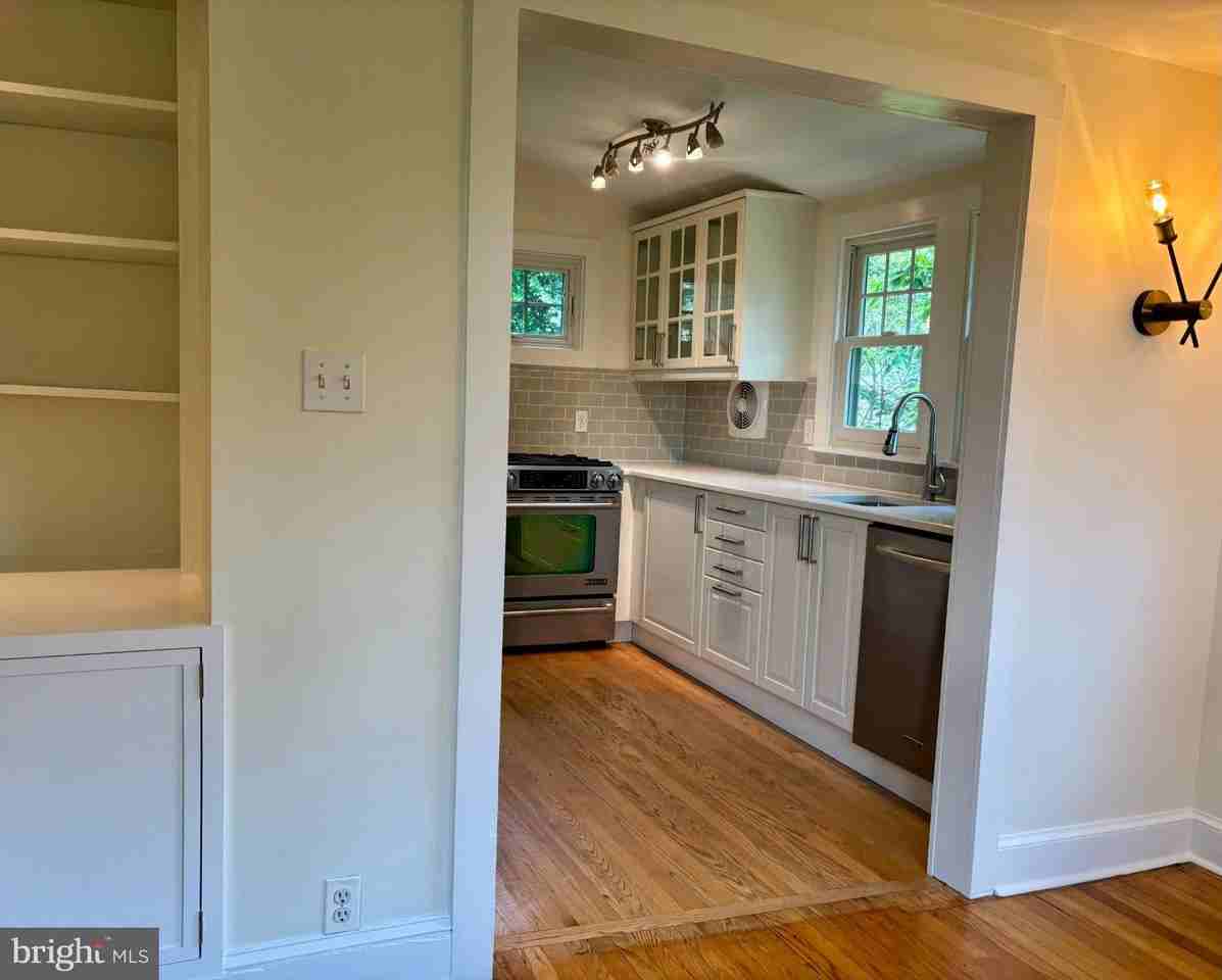 155 Ridgeway Cir - Photo 6 of 27