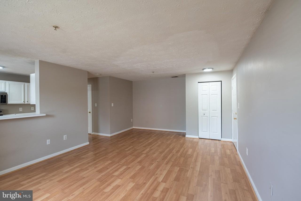 689 Winding Stream Way #101 - Photo 3 of 23