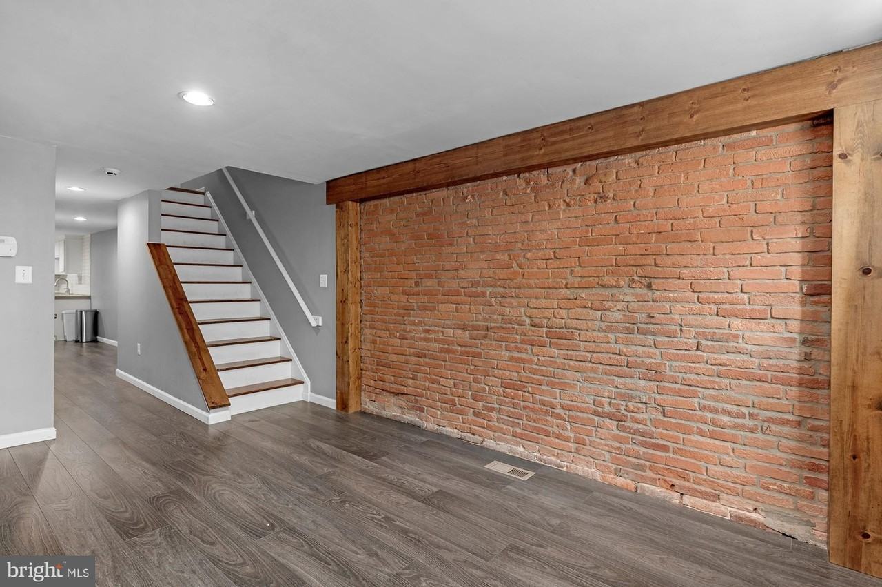 106 S Regester St - Photo 2 of 20