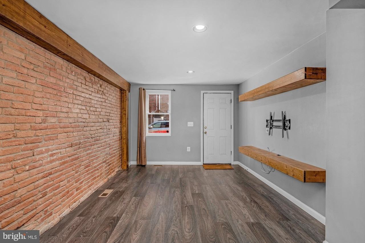 106 S Regester St - Photo 3 of 20
