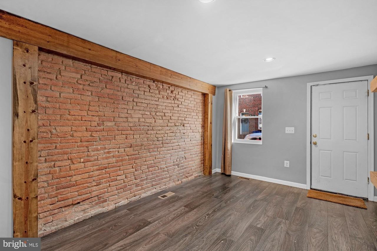 106 S Regester St - Photo 4 of 20