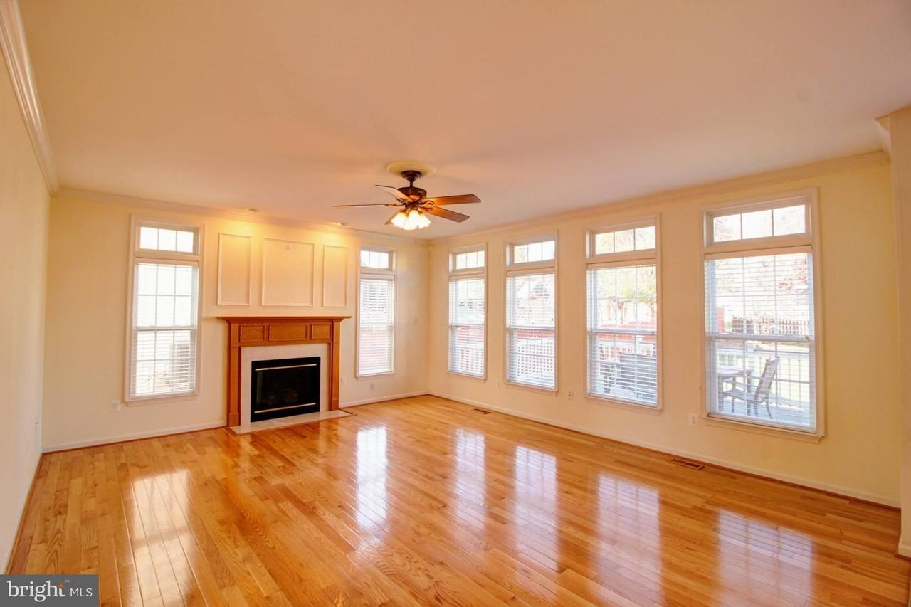 1828 Weybridge Rd - Photo 7 of 26