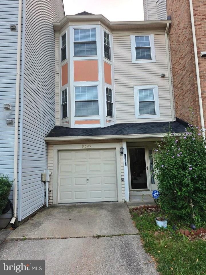 9629 Hadleigh Ct - Photo 2 of 37