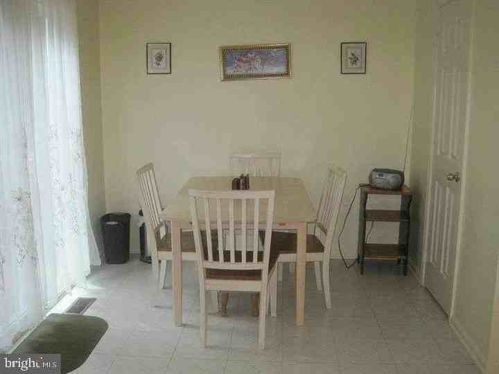 9629 Hadleigh Ct - Photo 4 of 37