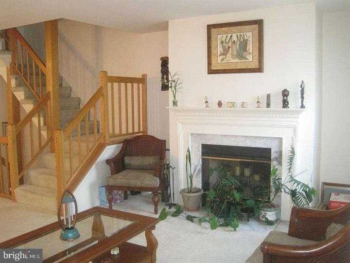 9629 Hadleigh Ct - Photo 6 of 37