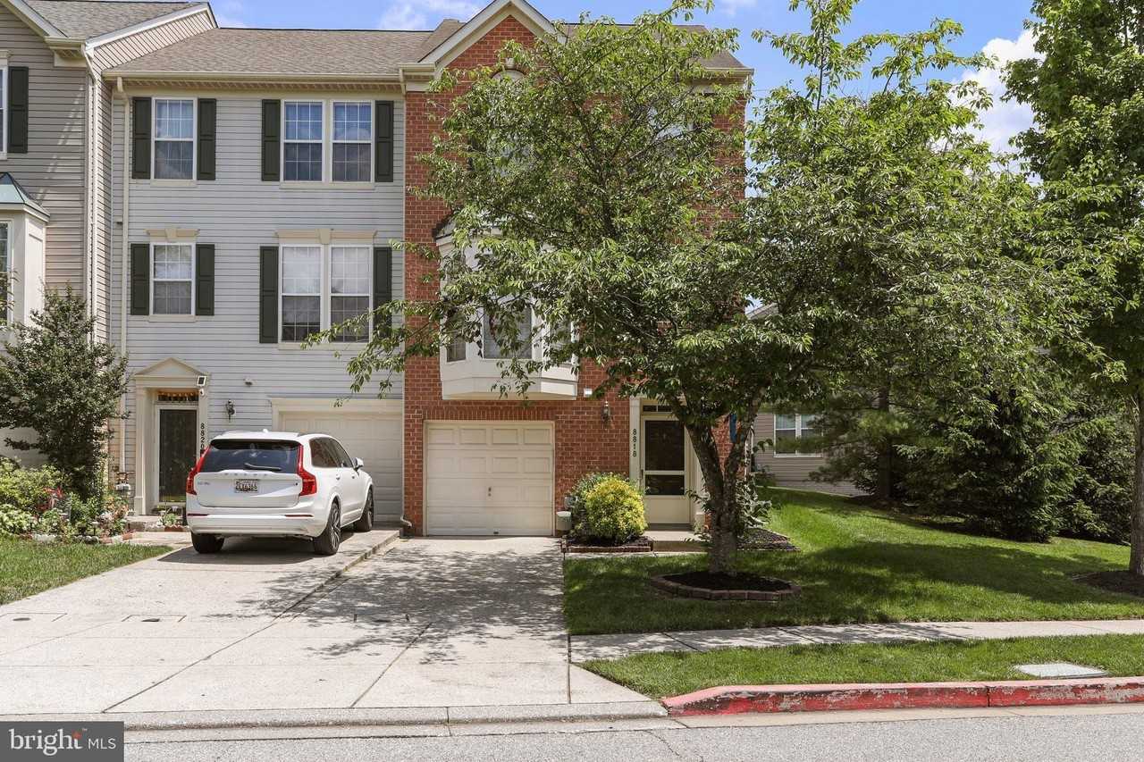 8818 Papillon Dr - Photo 3 of 44