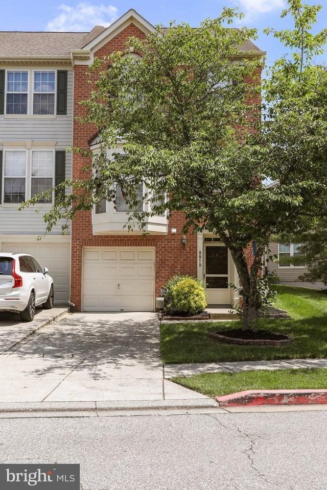 8818 Papillon Dr - Photo 4 of 44