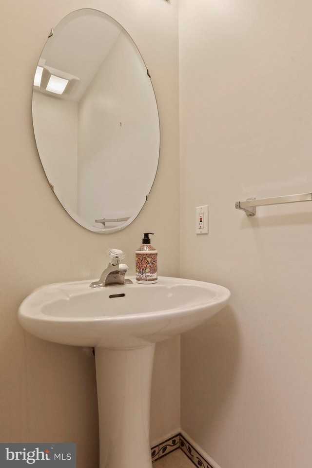 8818 Papillon Dr - Photo 7 of 44