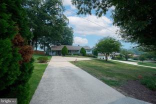 2924 Gracefield Rd - Photo 1 of 1