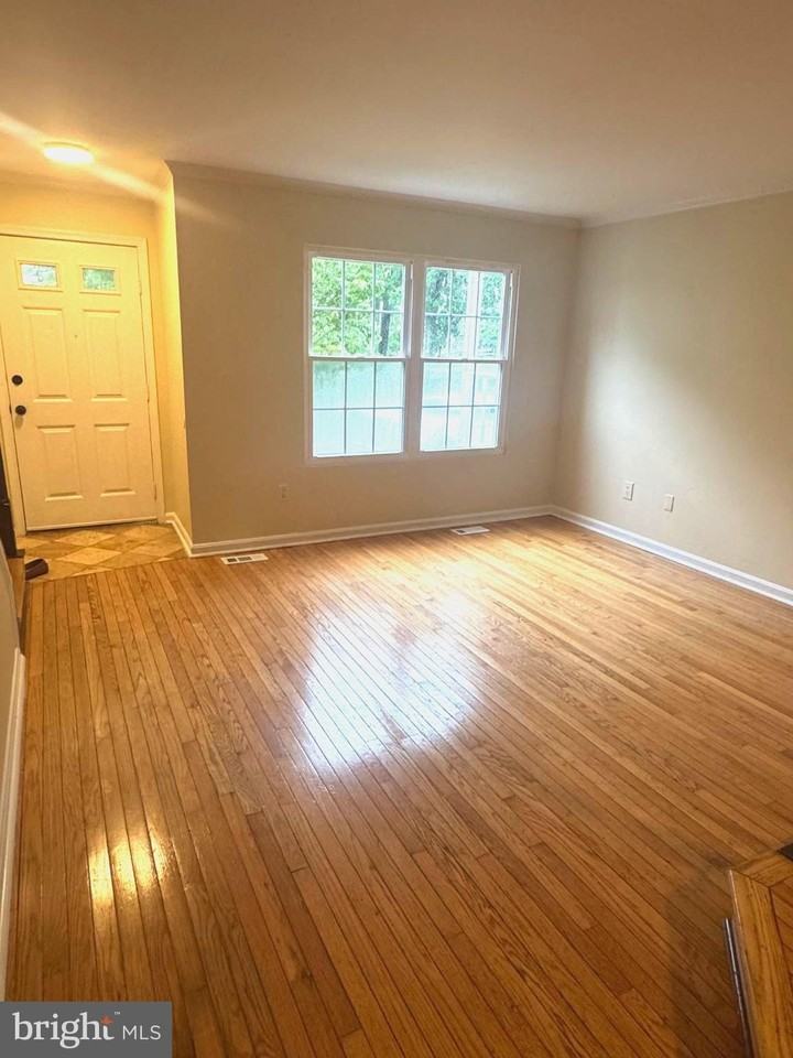 18952 Ebbtide Cir - Photo 2 of 19
